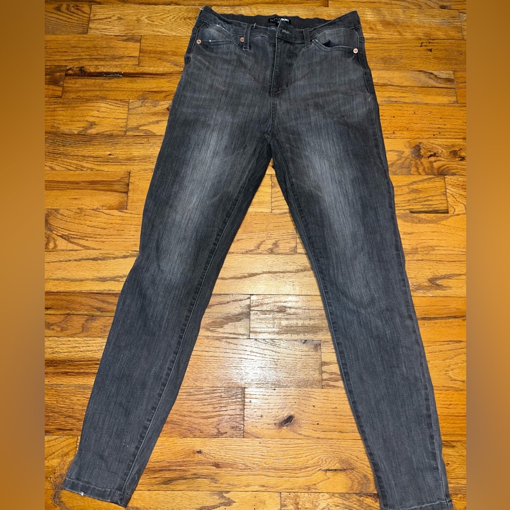 Fashion Nova Black Relaxed Jeans - Washed Gray